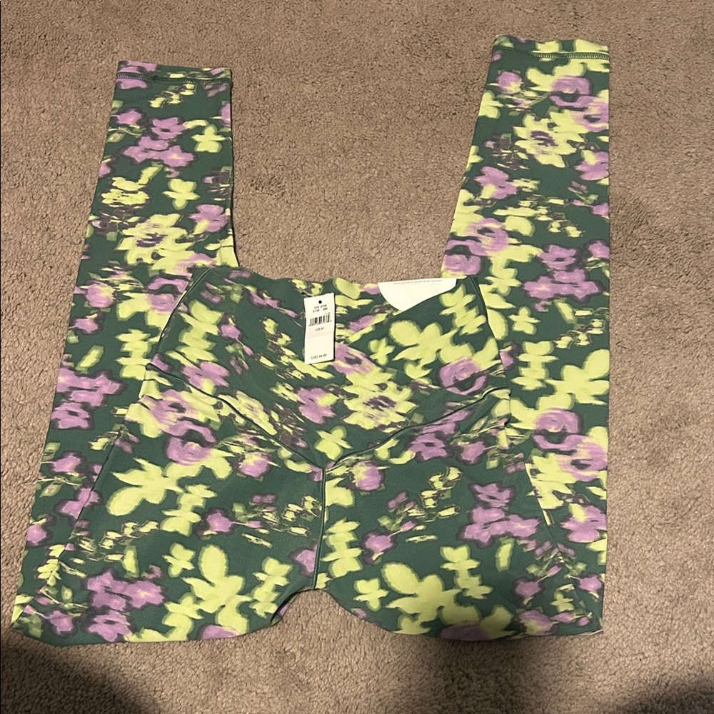 Aerie Offline Real Me 7/8 Leggings Size Medium NWT